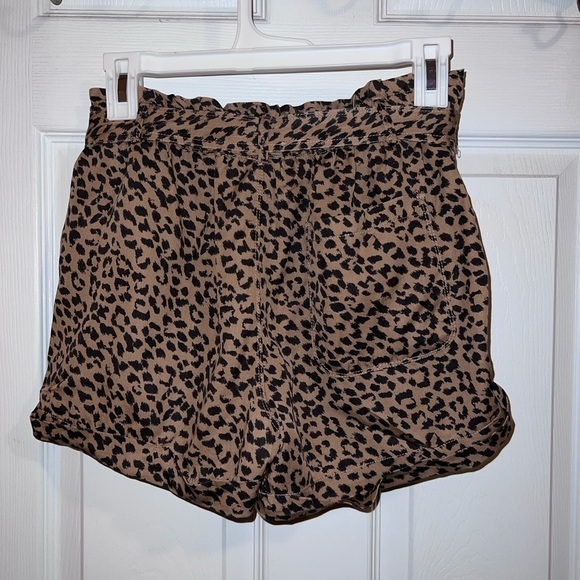 AERIE Women's Leopard Animal Print Pull-On Paperbag Style Cuffed Camp Short Sz S - Picture 7 of 10